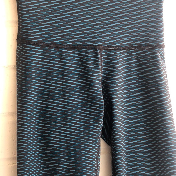 Lululemon Wunder Under Crop Leggings - Picture 3 of 6